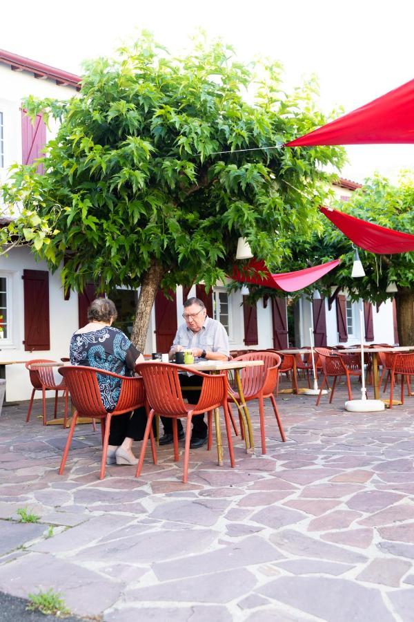 Hotel Juantorena Сент-Етиен-дьо-Байгори Екстериор снимка